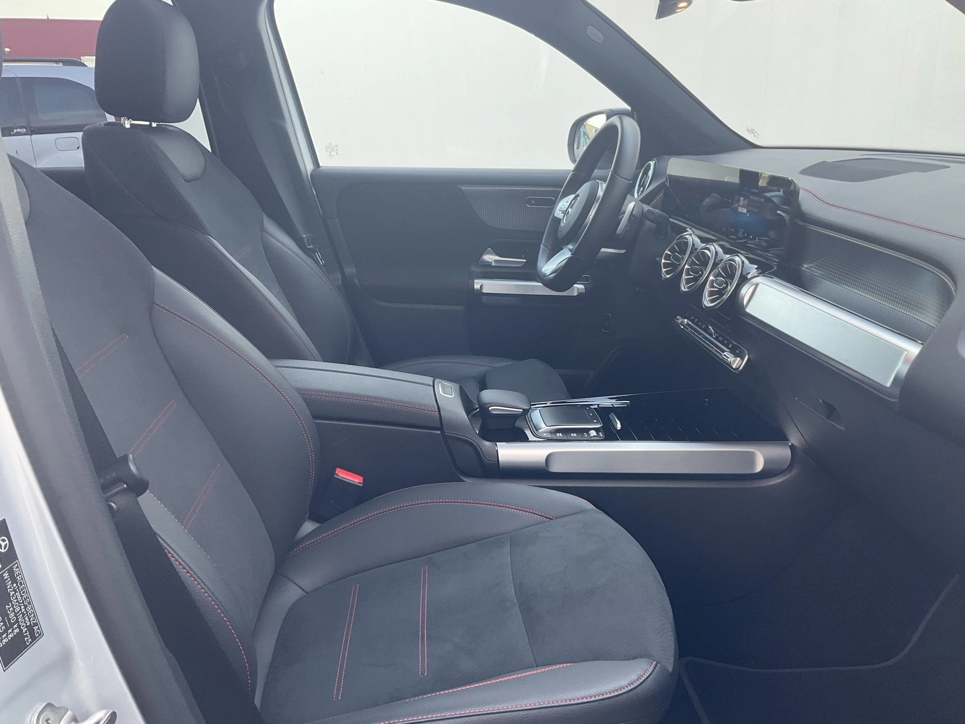 Hoofdafbeelding Mercedes-Benz EQB