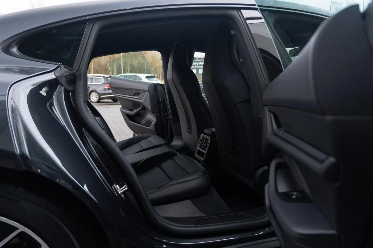 Hoofdafbeelding Porsche Taycan