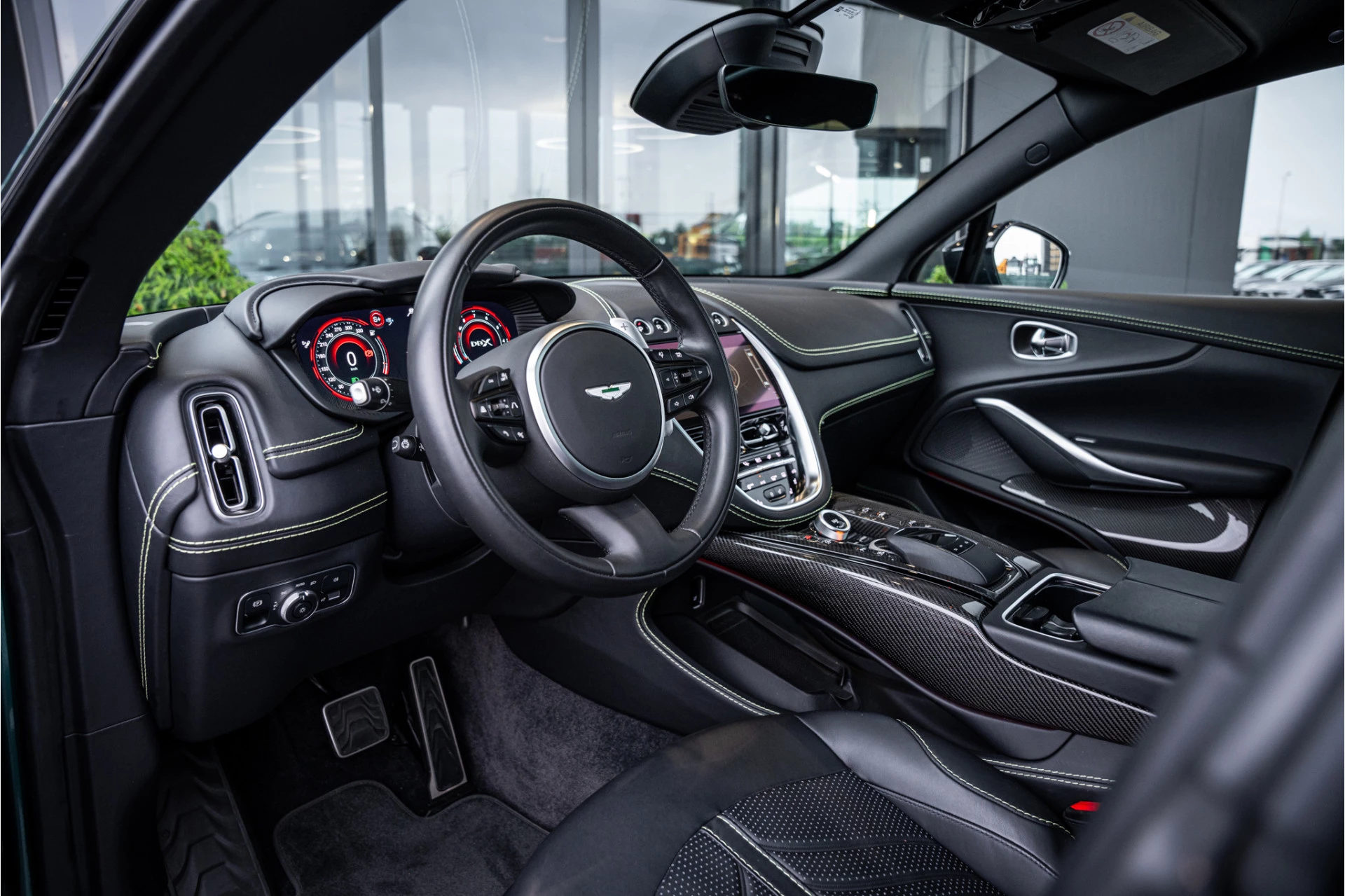Hoofdafbeelding Aston Martin DBX