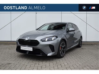 Hoofdafbeelding BMW 1 Serie BMW 1 Serie 120 High Executive M Sport Automaat / Panoramadak / Adaptieve LED / Sportstoelen / Parking Assistant Plus / M Adaptief onderstel / Comfort Access
