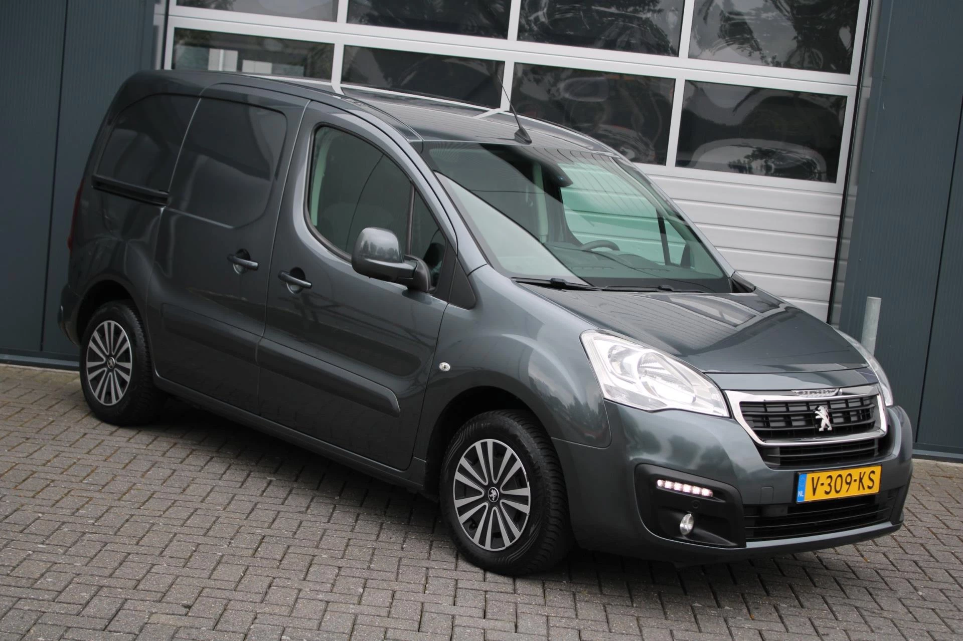 Hoofdafbeelding Peugeot Partner