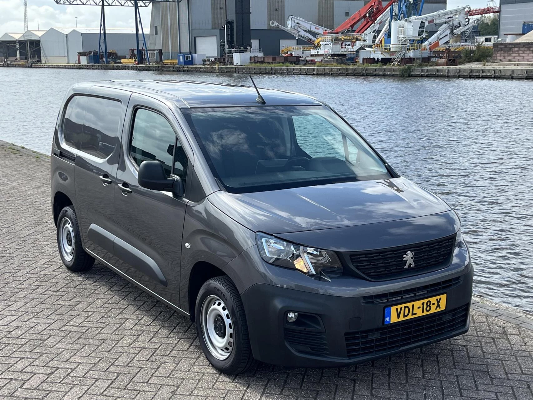 Hoofdafbeelding Peugeot Partner