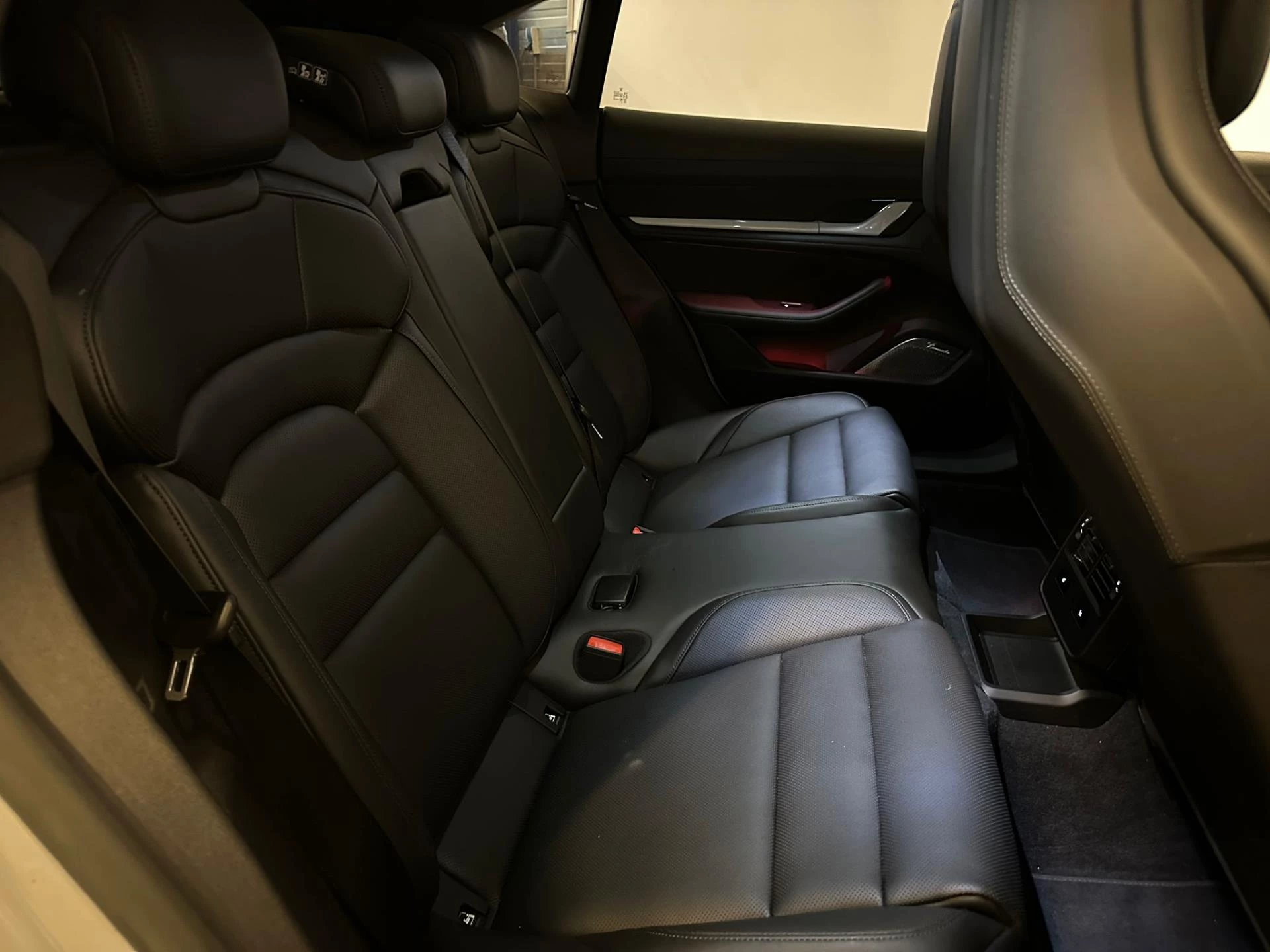 Hoofdafbeelding Porsche Taycan