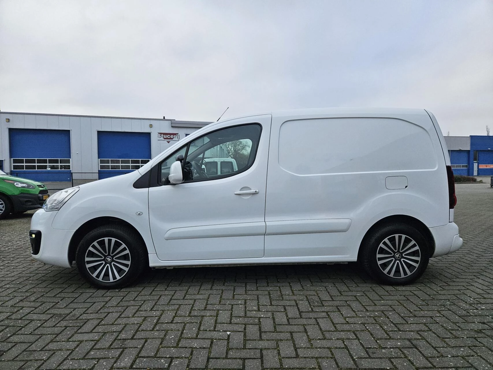 Hoofdafbeelding Peugeot Partner