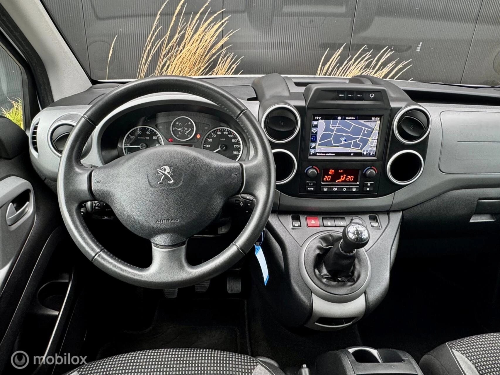 Hoofdafbeelding Peugeot Partner
