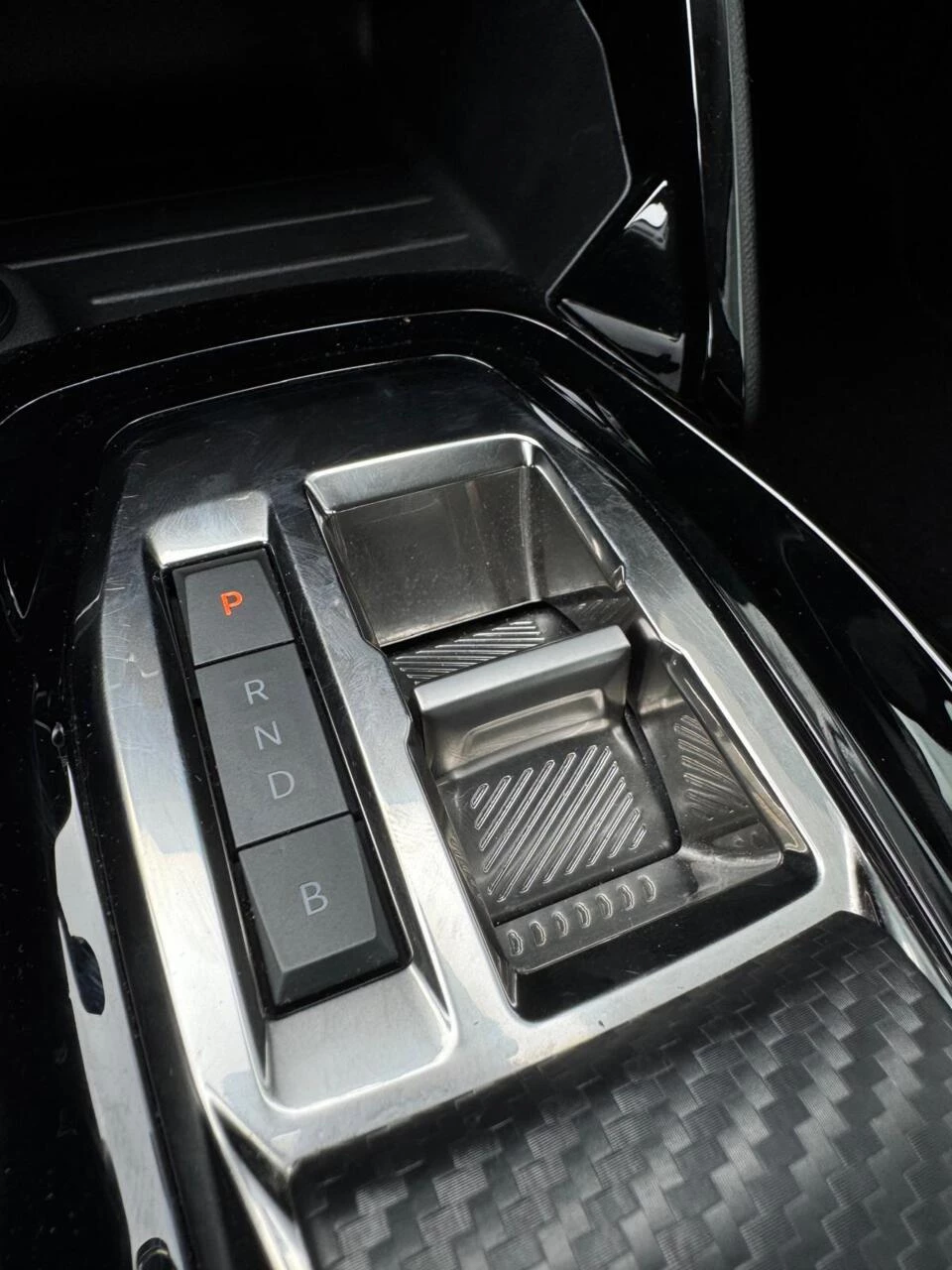 Hoofdafbeelding Peugeot e-208