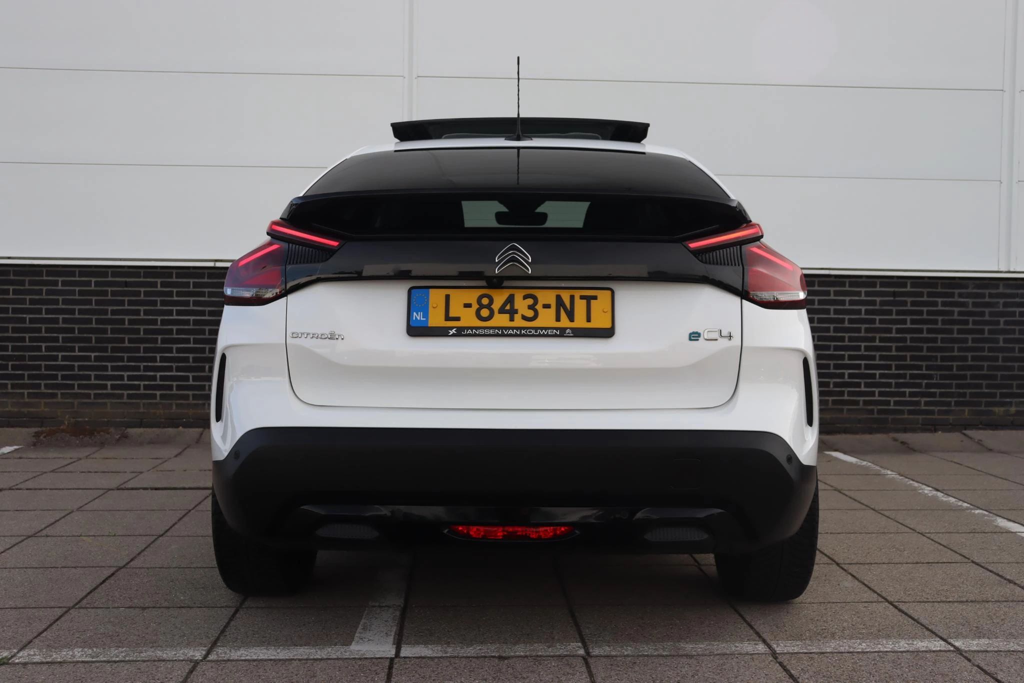 Hoofdafbeelding Citroën ë-C4