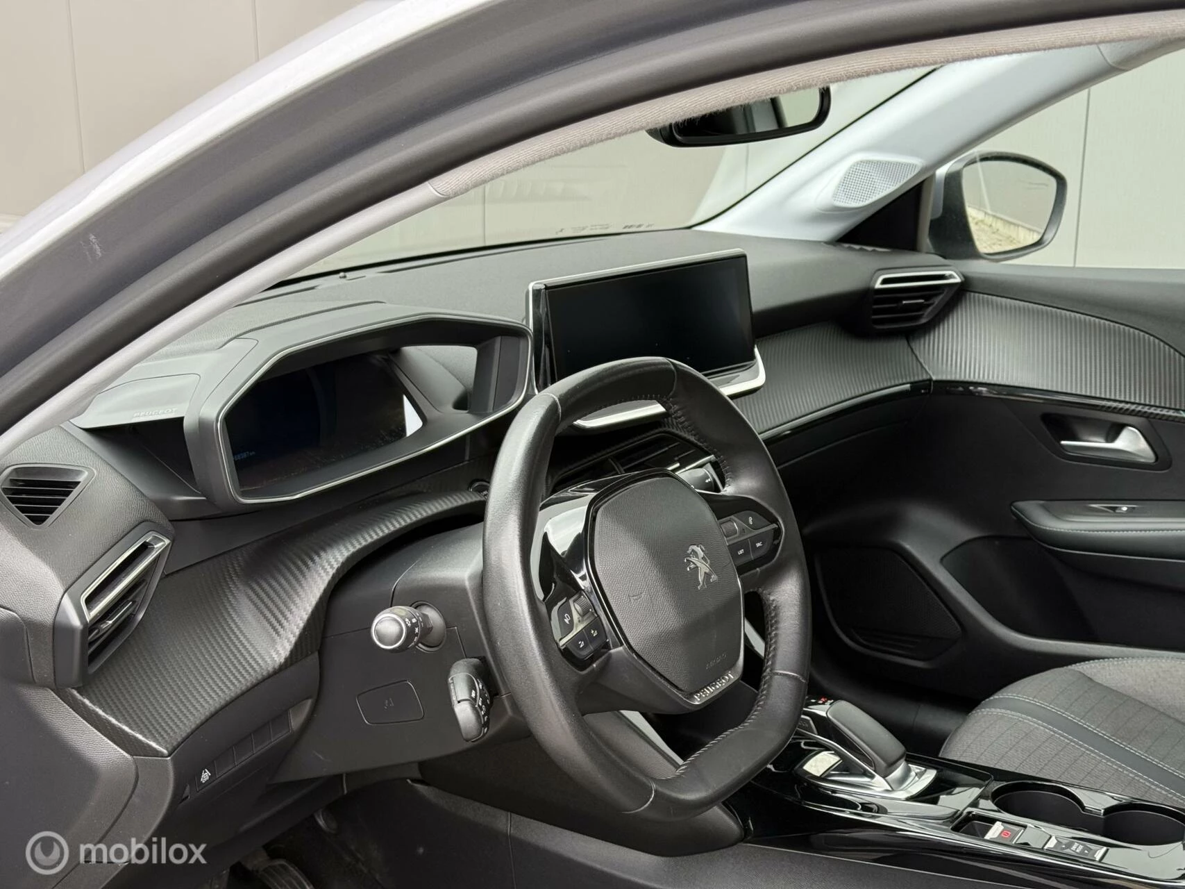 Hoofdafbeelding Peugeot e-208