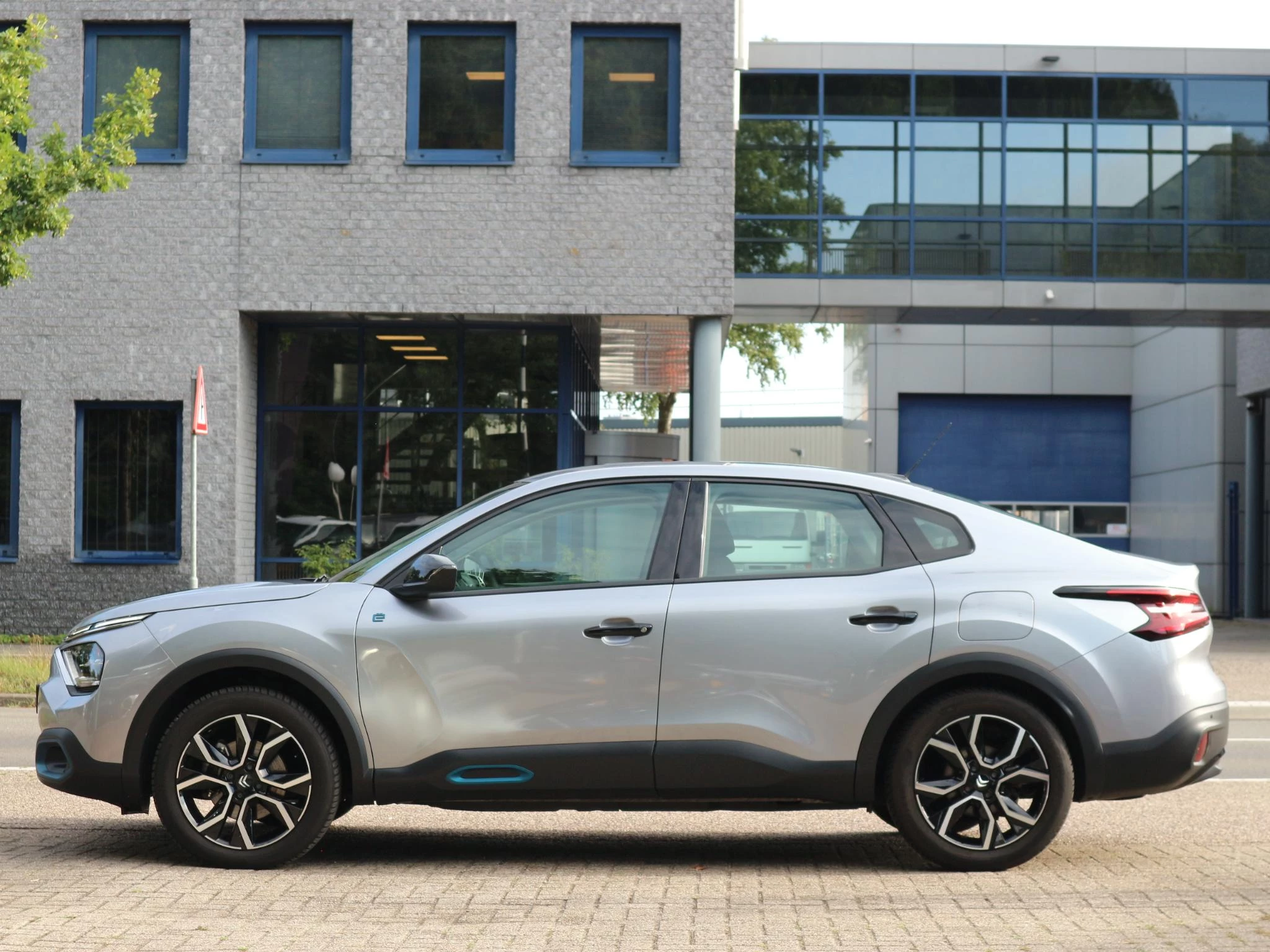 Hoofdafbeelding Citroën ë-C4 X