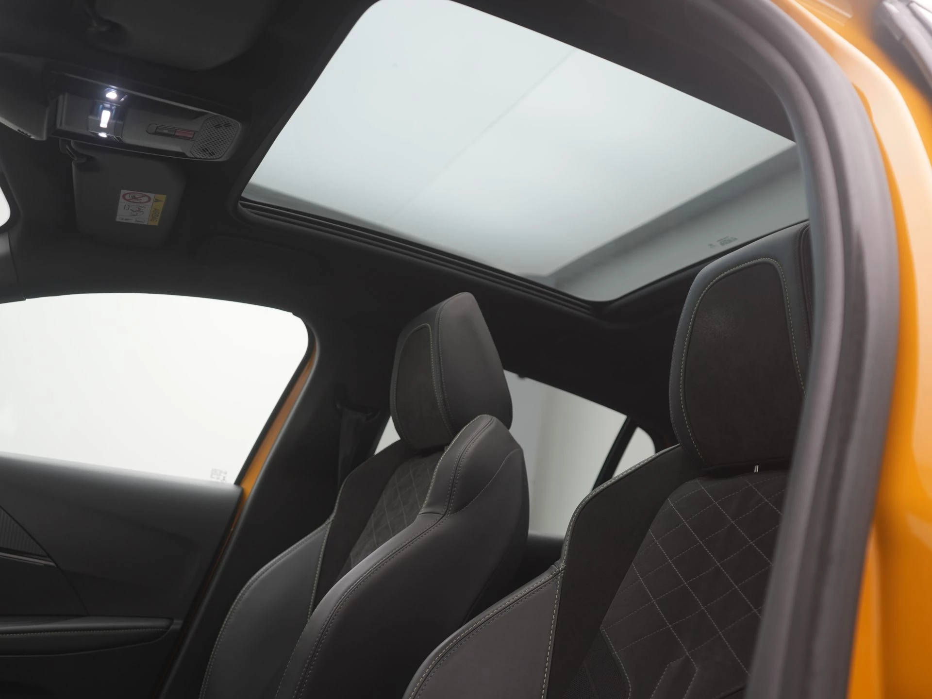 Hoofdafbeelding Peugeot e-208