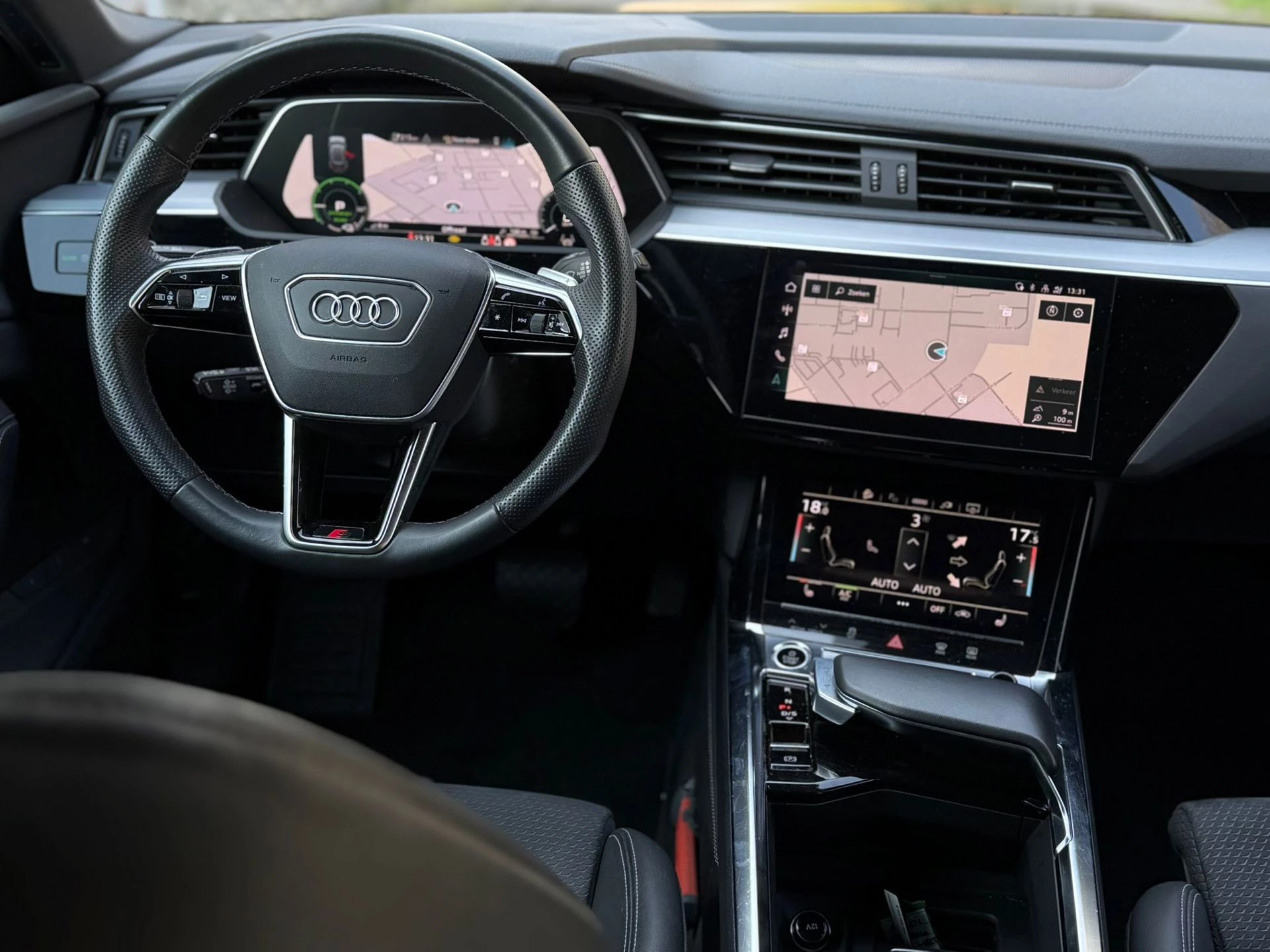 Hoofdafbeelding Audi e-tron