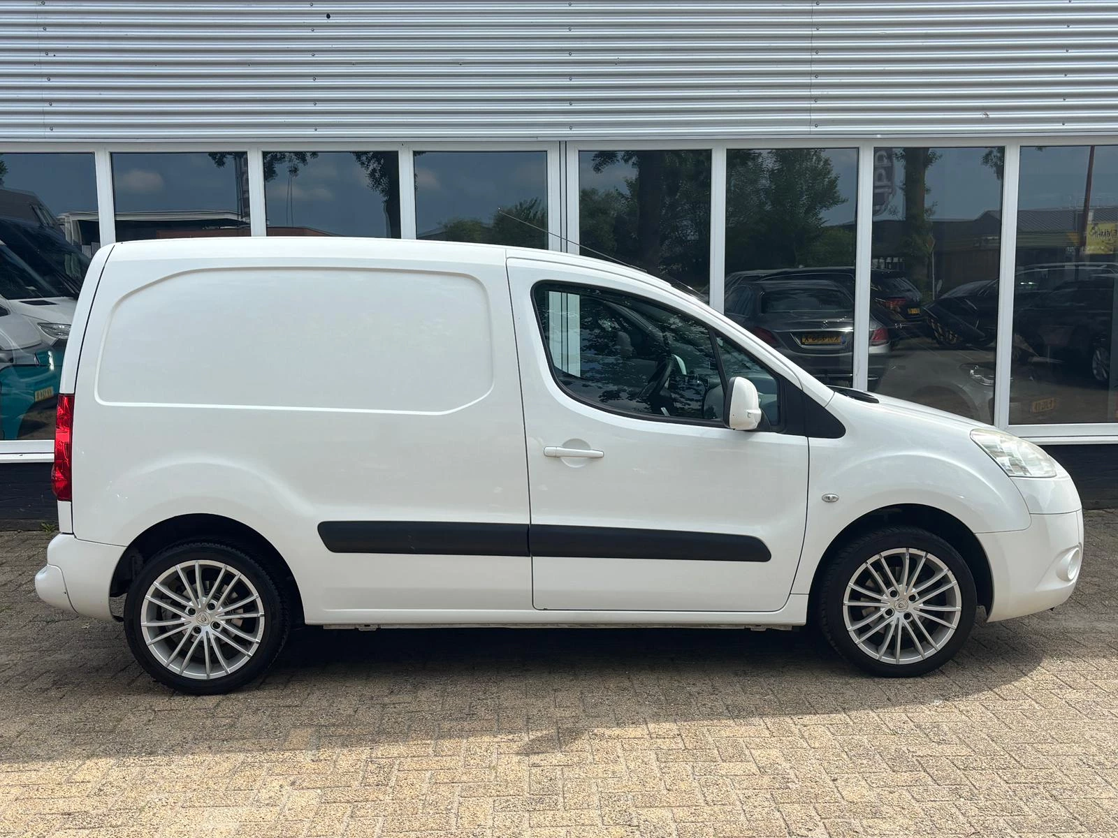 Hoofdafbeelding Peugeot Partner