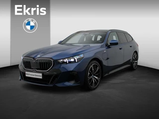 BMW 5 Serie Touring 530e M Sportpakket Pro | Innovation Pack | Travel Pack | Comfort Pack | Stuurwielrand Verwarmd | Adaptief Onderstel Professional | Trekhaak | Panoramadak | Stoelventilatie | 	Bowers & Wilkins | 20''
