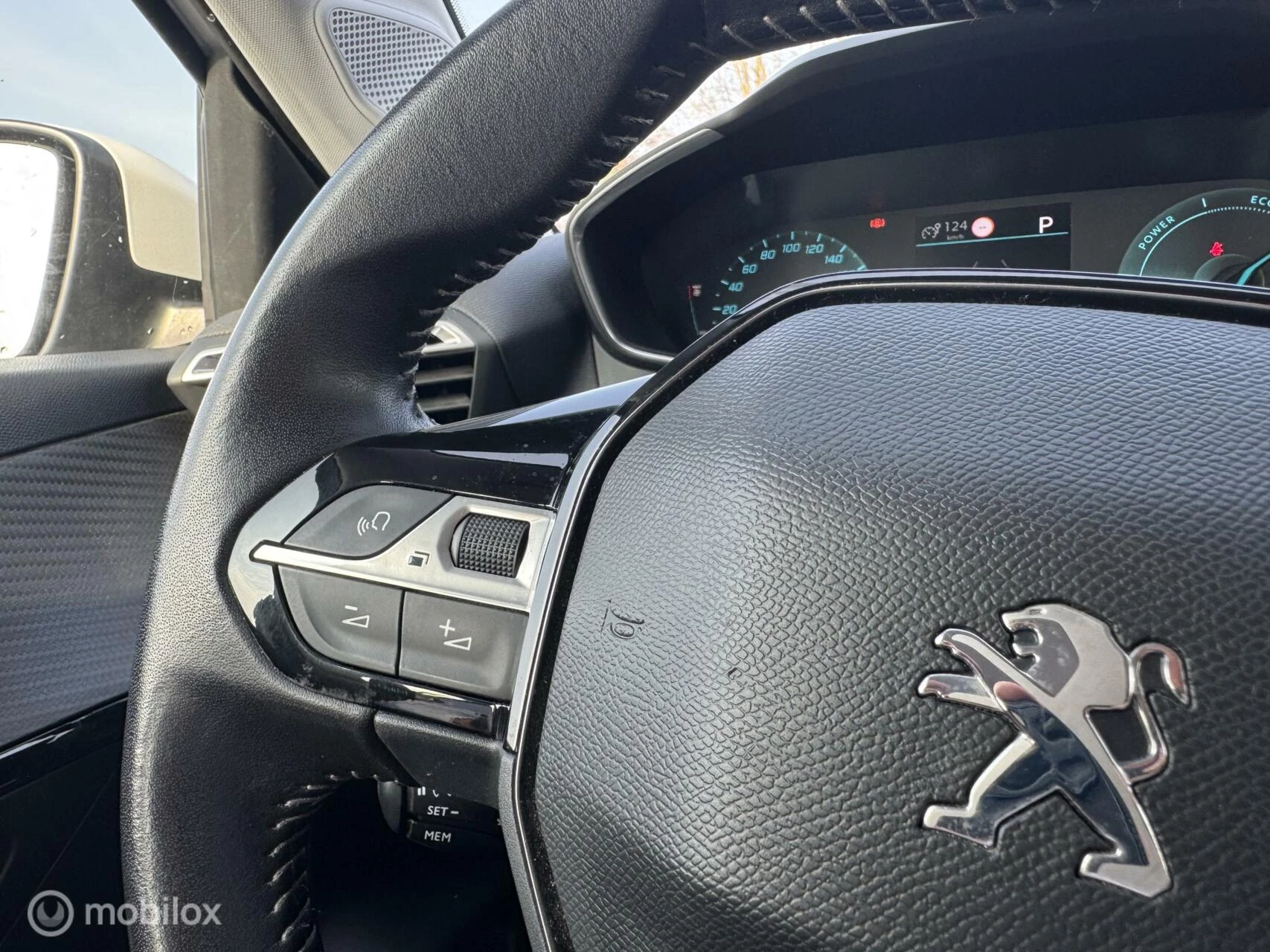 Hoofdafbeelding Peugeot e-208