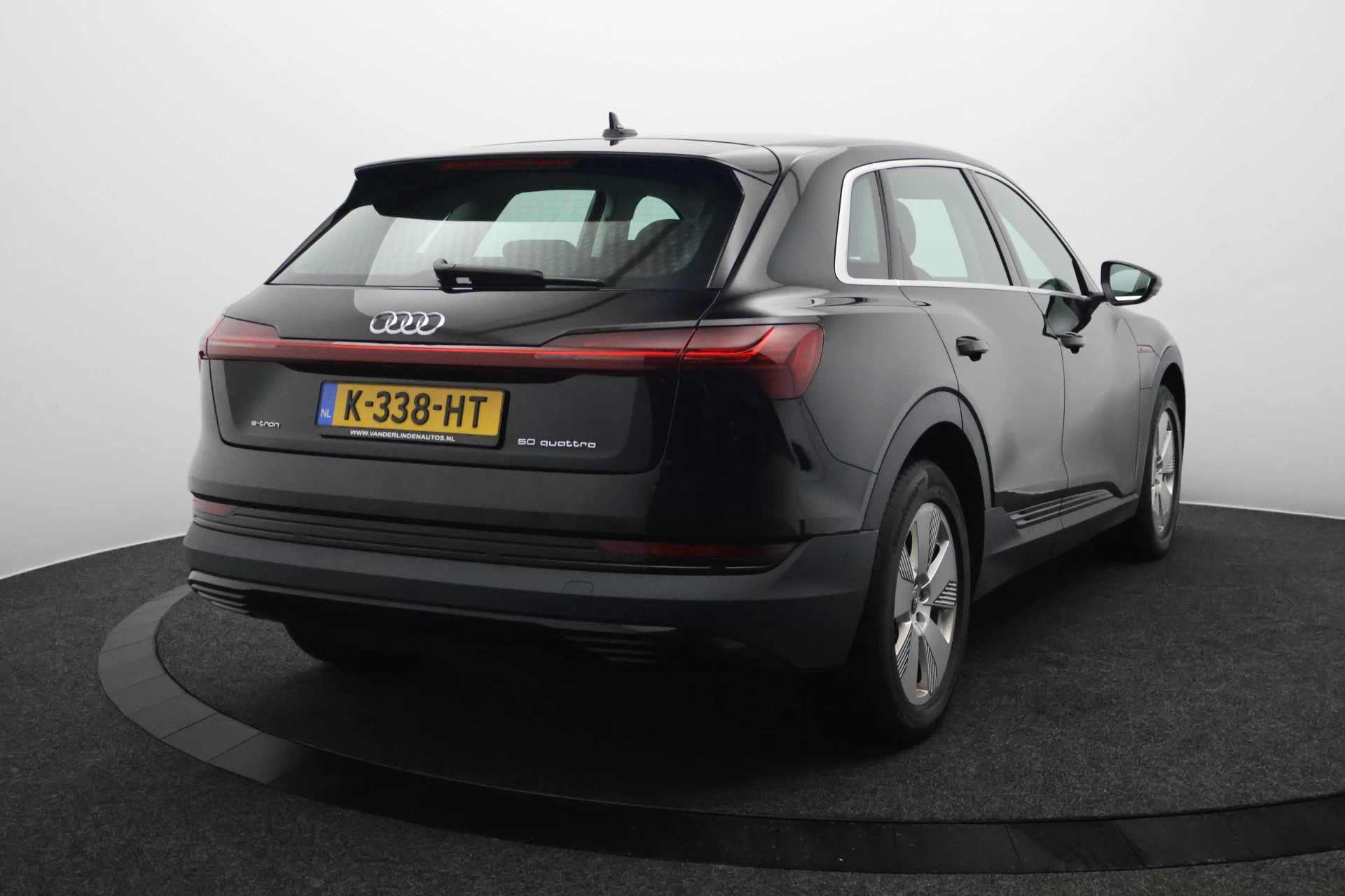 Hoofdafbeelding Audi e-tron