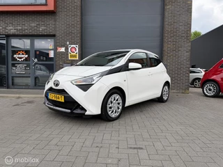 Toyota Aygo 1.0 VVT-i x-play facelift