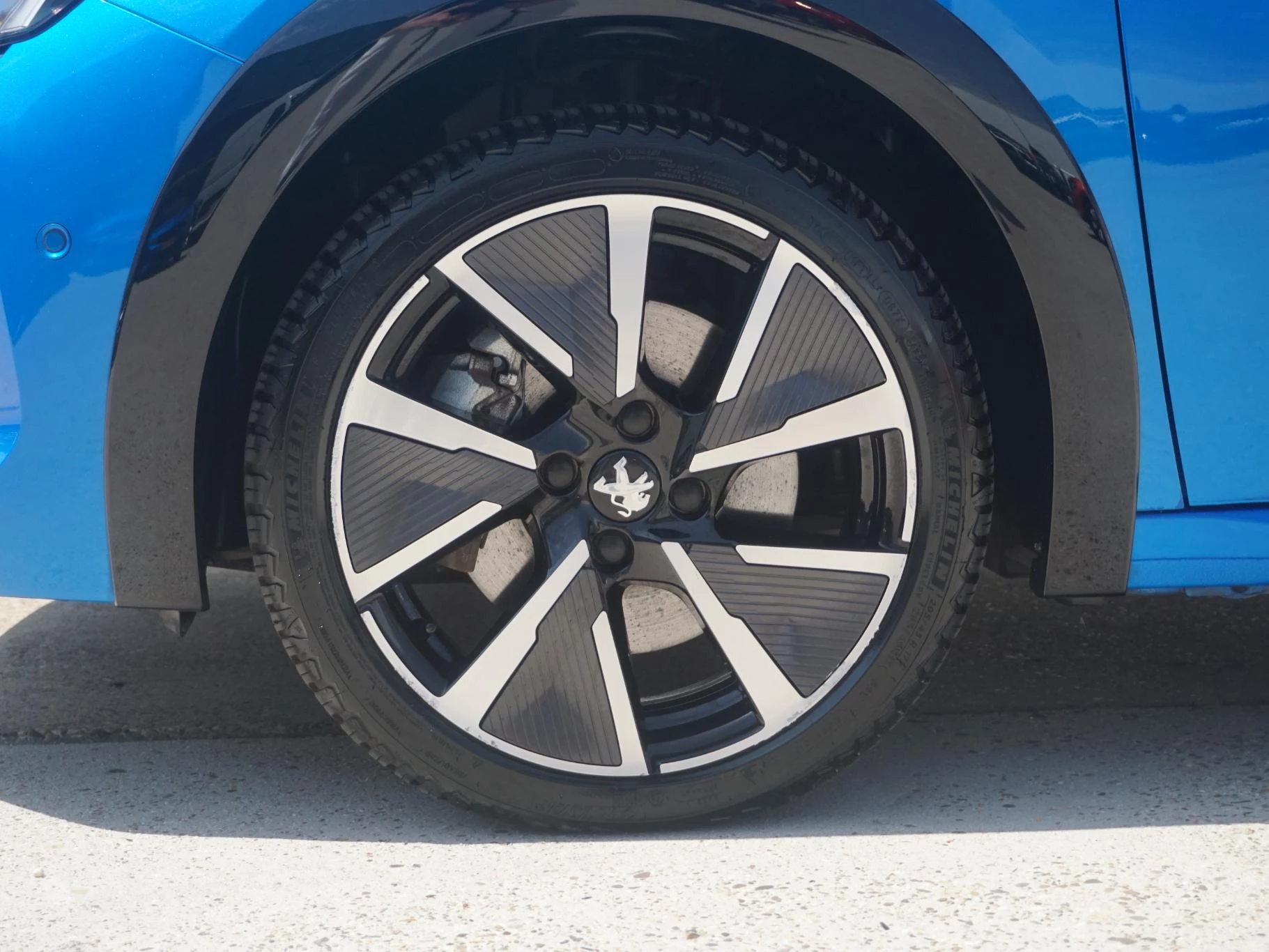Hoofdafbeelding Peugeot e-208