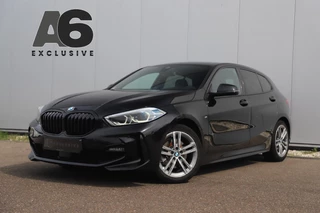 Hoofdafbeelding BMW 1 Serie BMW 1-serie 118i Business Edition M Sport Automaat Black Optic Virtual Cockpit Sfeerverlichting Navigatie Carplay Android Sportstoelen Clima Cruise PDC