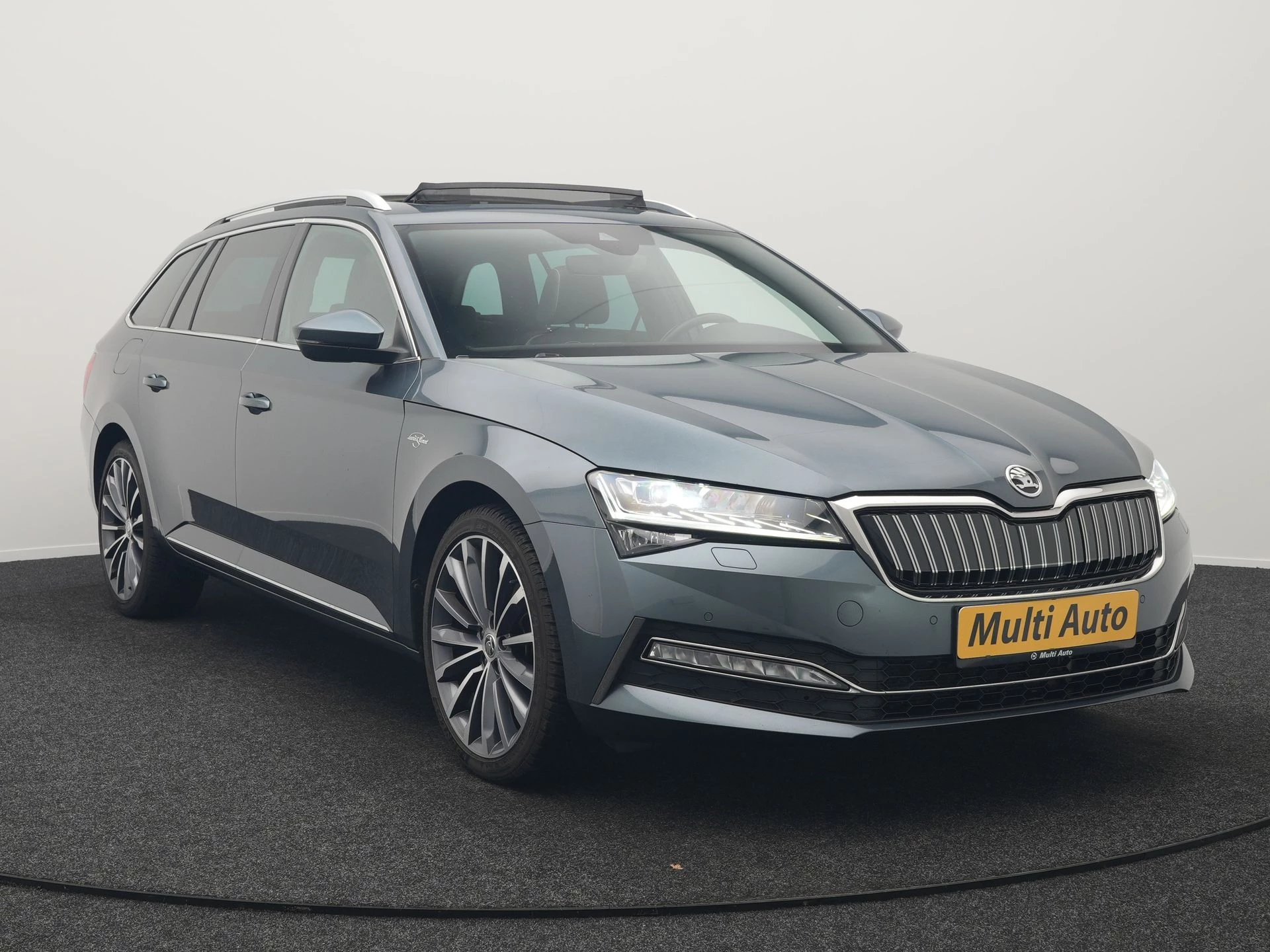 Hoofdafbeelding Škoda Superb