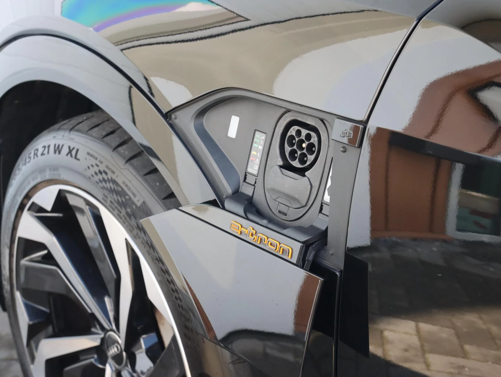 Hoofdafbeelding Audi e-tron