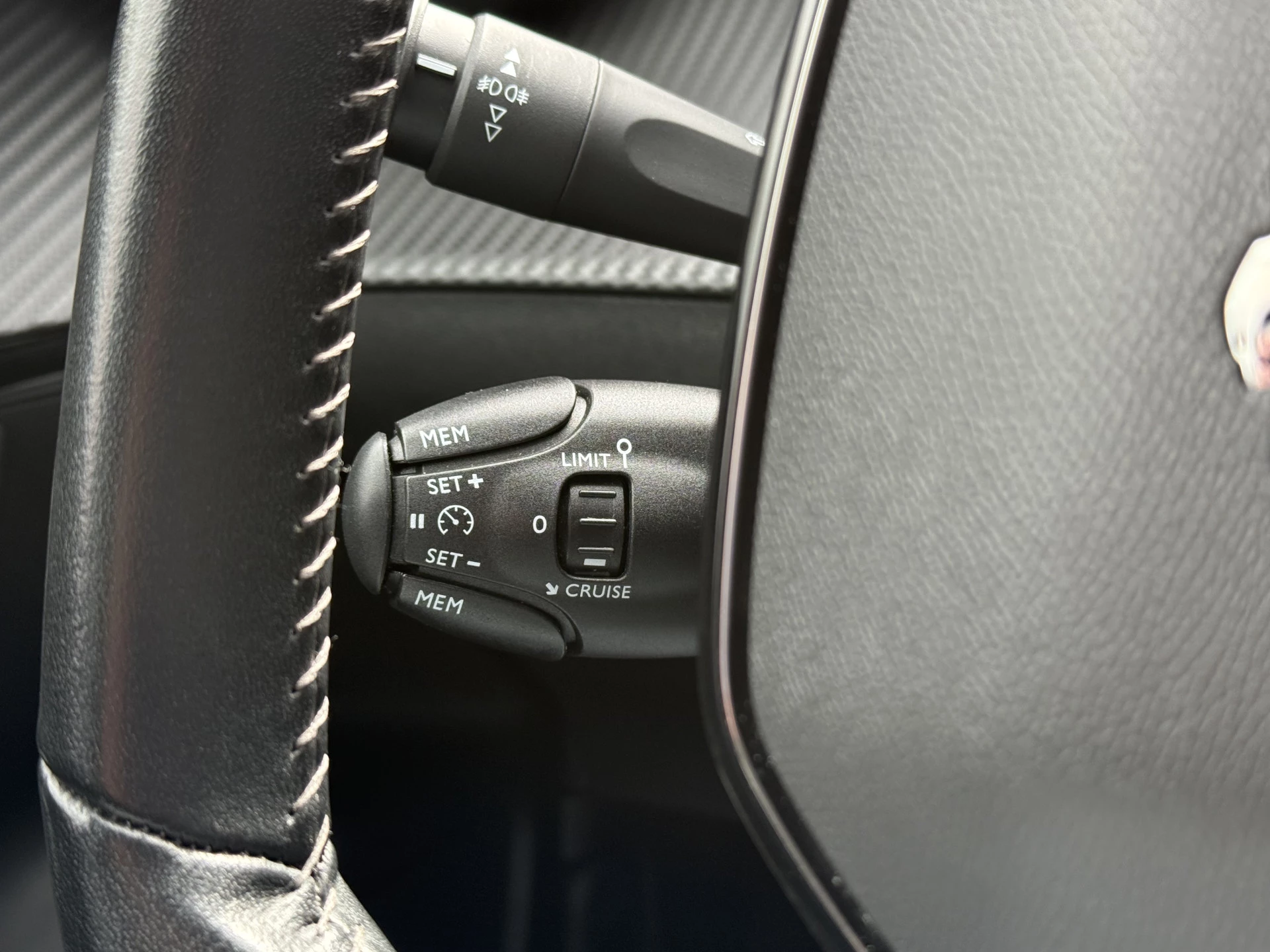 Hoofdafbeelding Peugeot e-2008