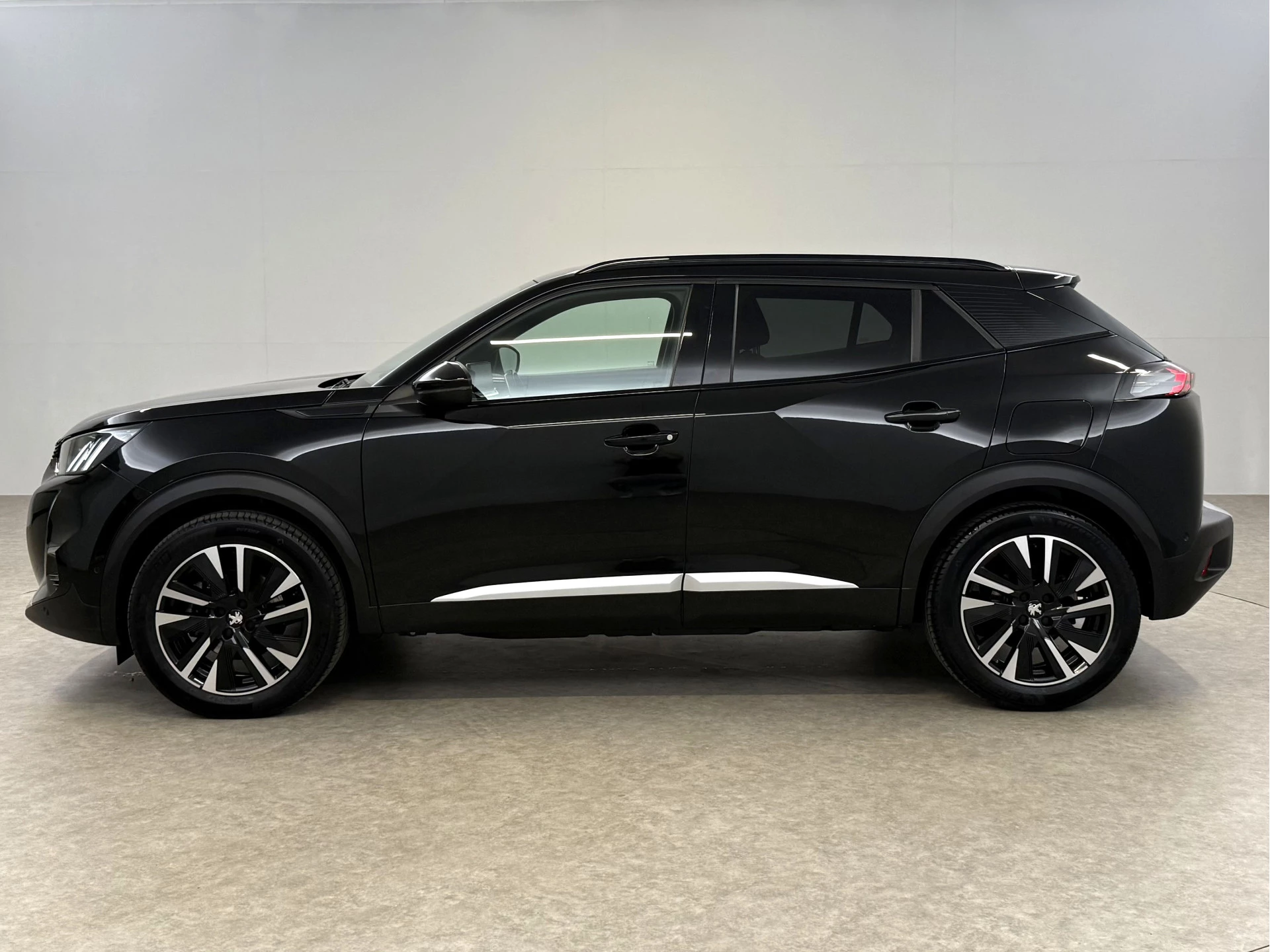 Hoofdafbeelding Peugeot e-2008