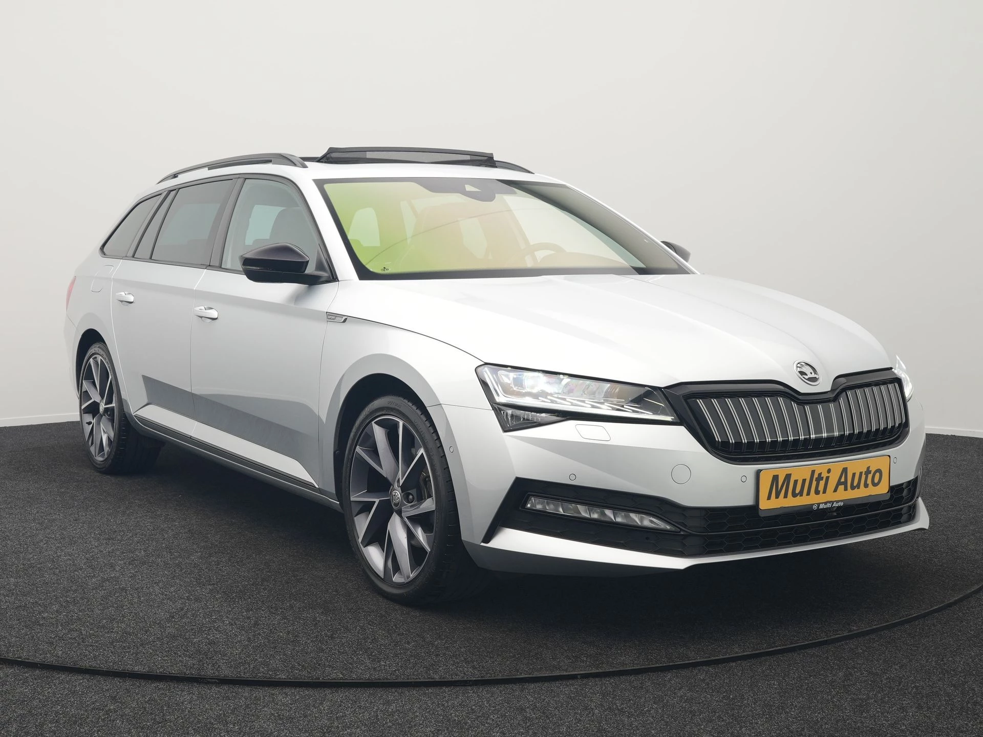 Hoofdafbeelding Škoda Superb