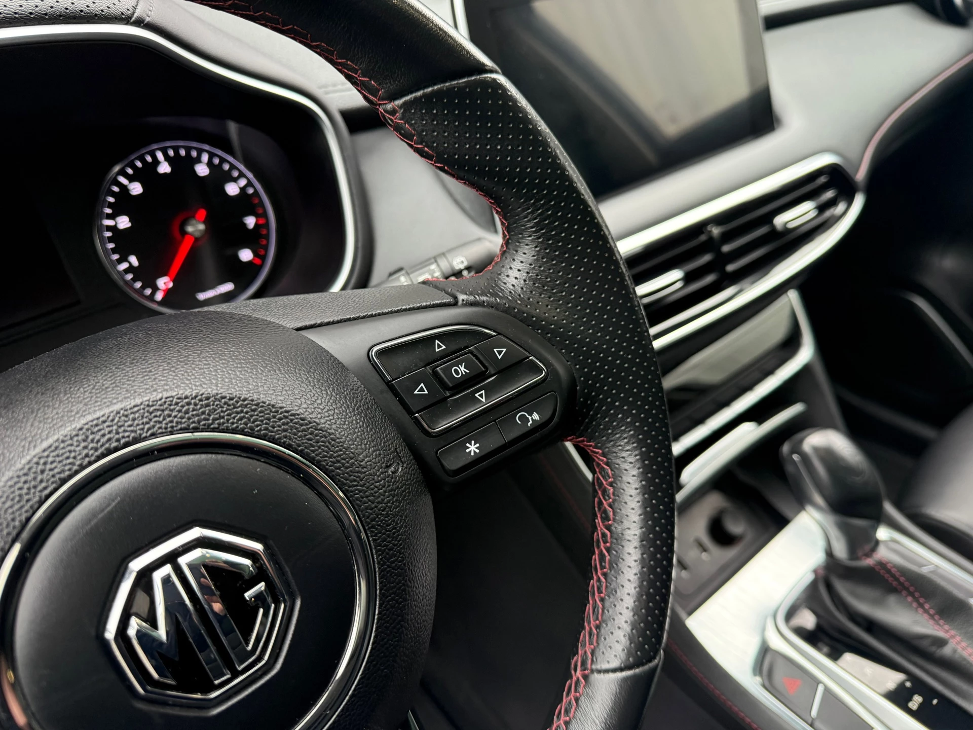 Hoofdafbeelding MG HS