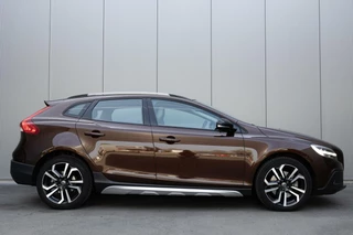 Hoofdafbeelding Volvo V40 Volvo V40 Cross Country 2.0 T4 Summum 190PK|Panorama|Trekhaak|