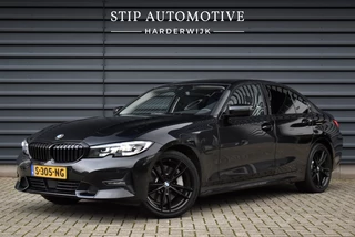 BMW 3 Serie 330e High Executive Shadow Line | ACC | 19'' M Wielen | Stuur + Stoelverwarming | CarPlay | Live Cockpit Pro |