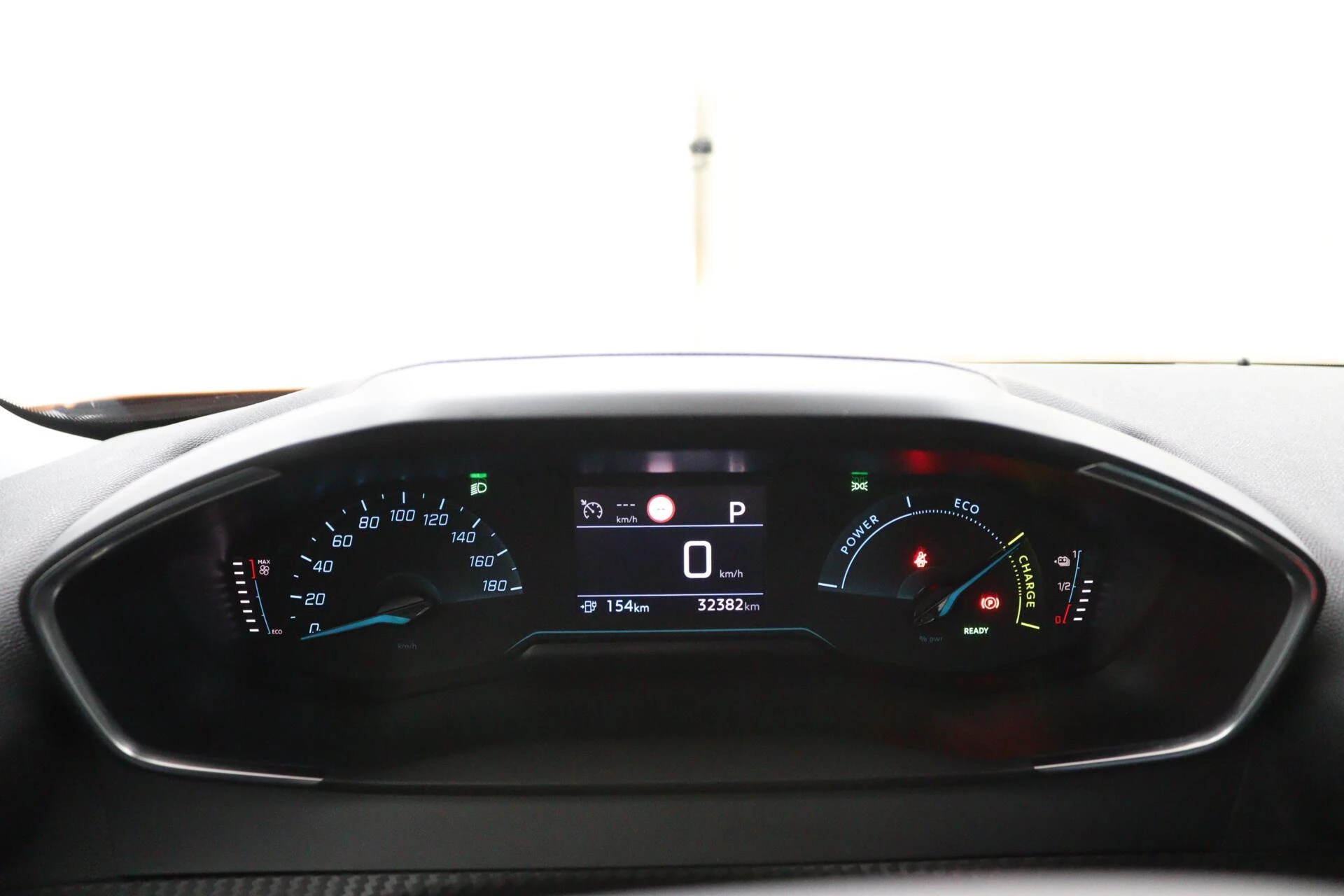 Hoofdafbeelding Peugeot e-2008