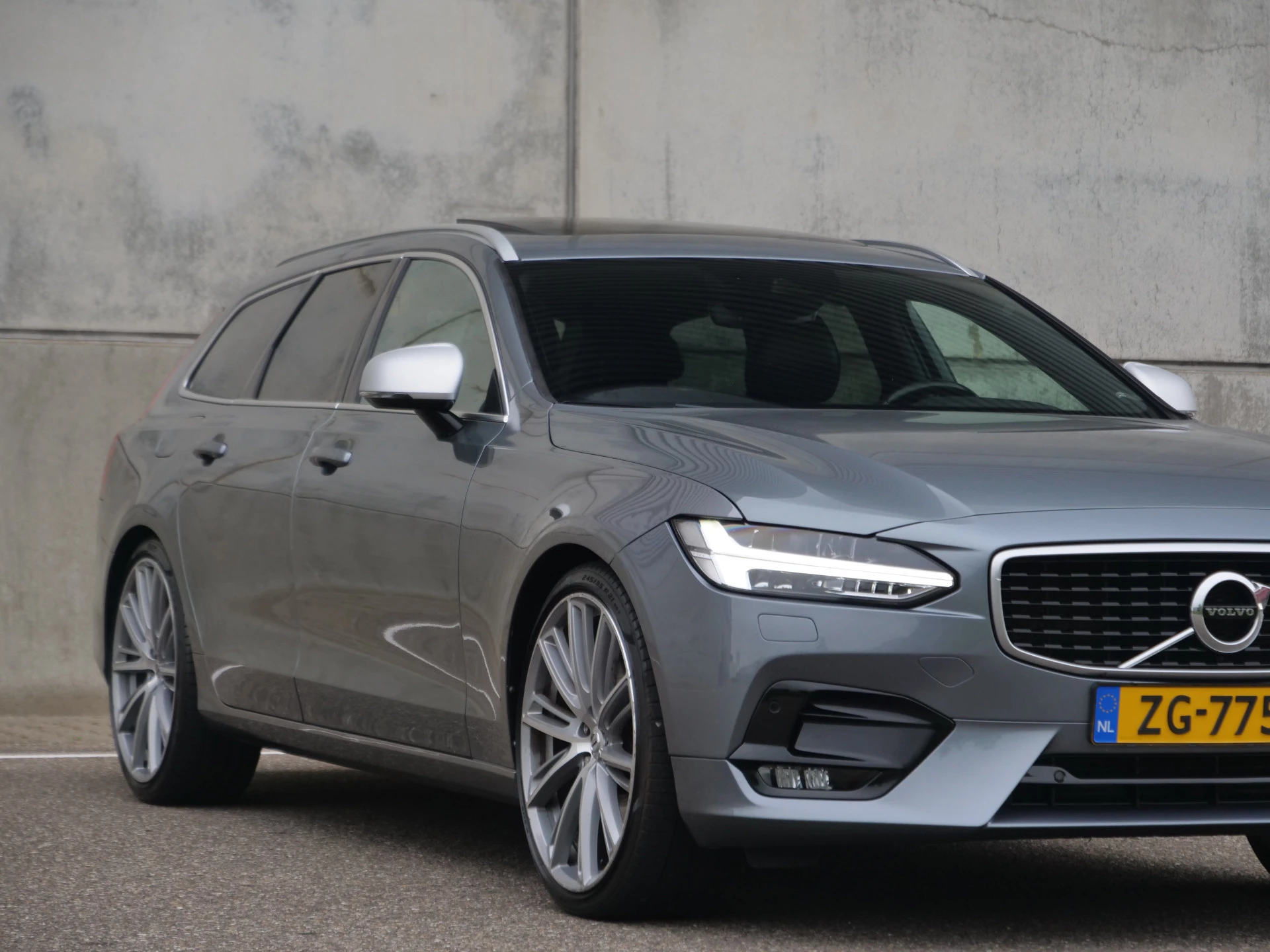 Hoofdafbeelding Volvo V90