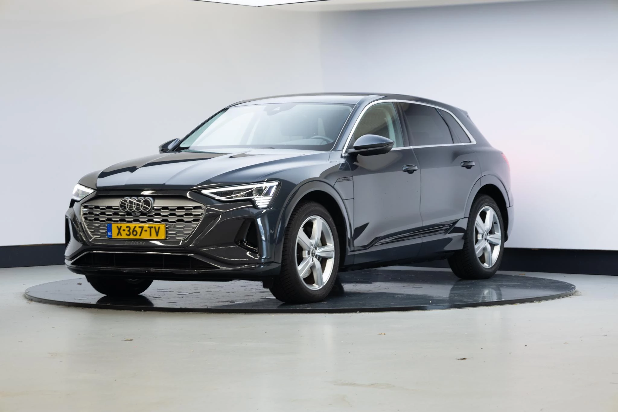 Hoofdafbeelding Audi Q8 e-tron
