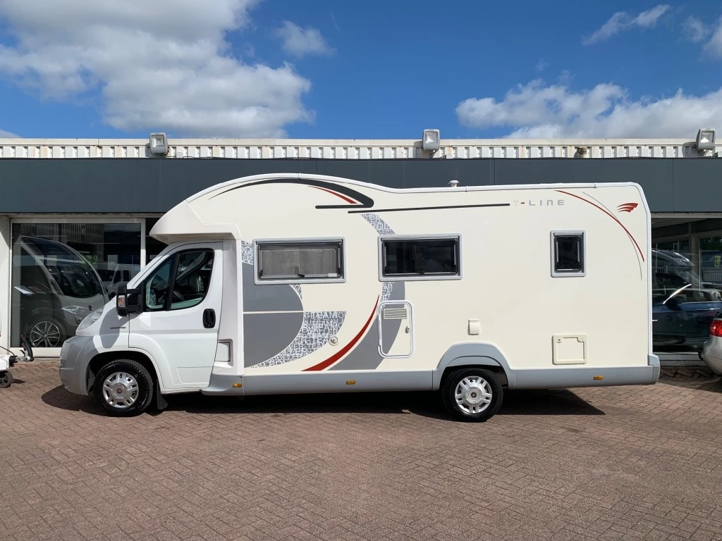 Hoofdafbeelding Roller Team T-line 255 Airco 6x Slaappl. 5 Zitpl.