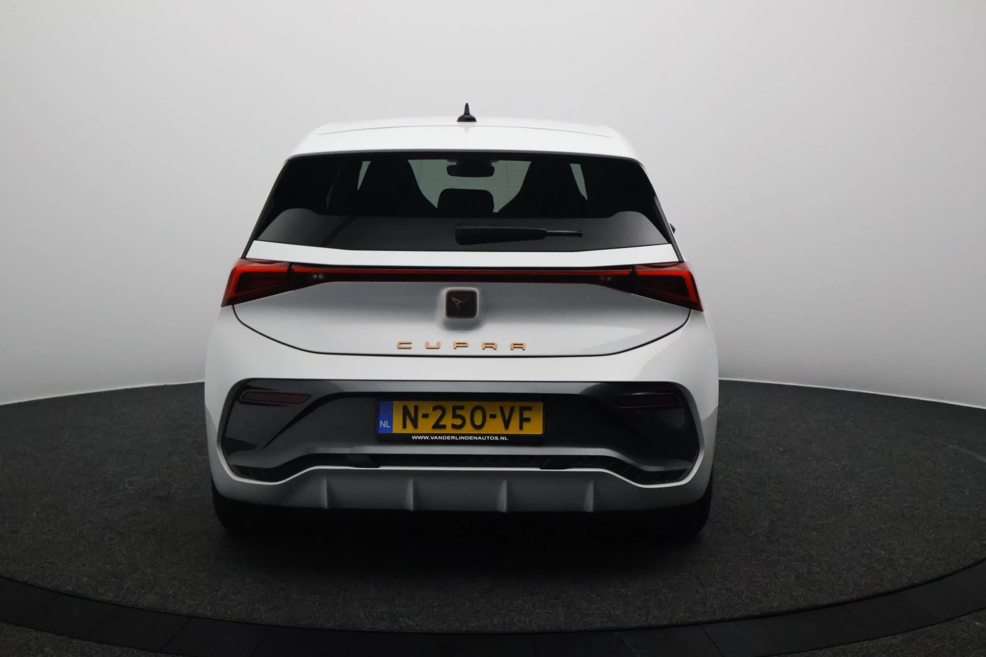 Hoofdafbeelding CUPRA Born