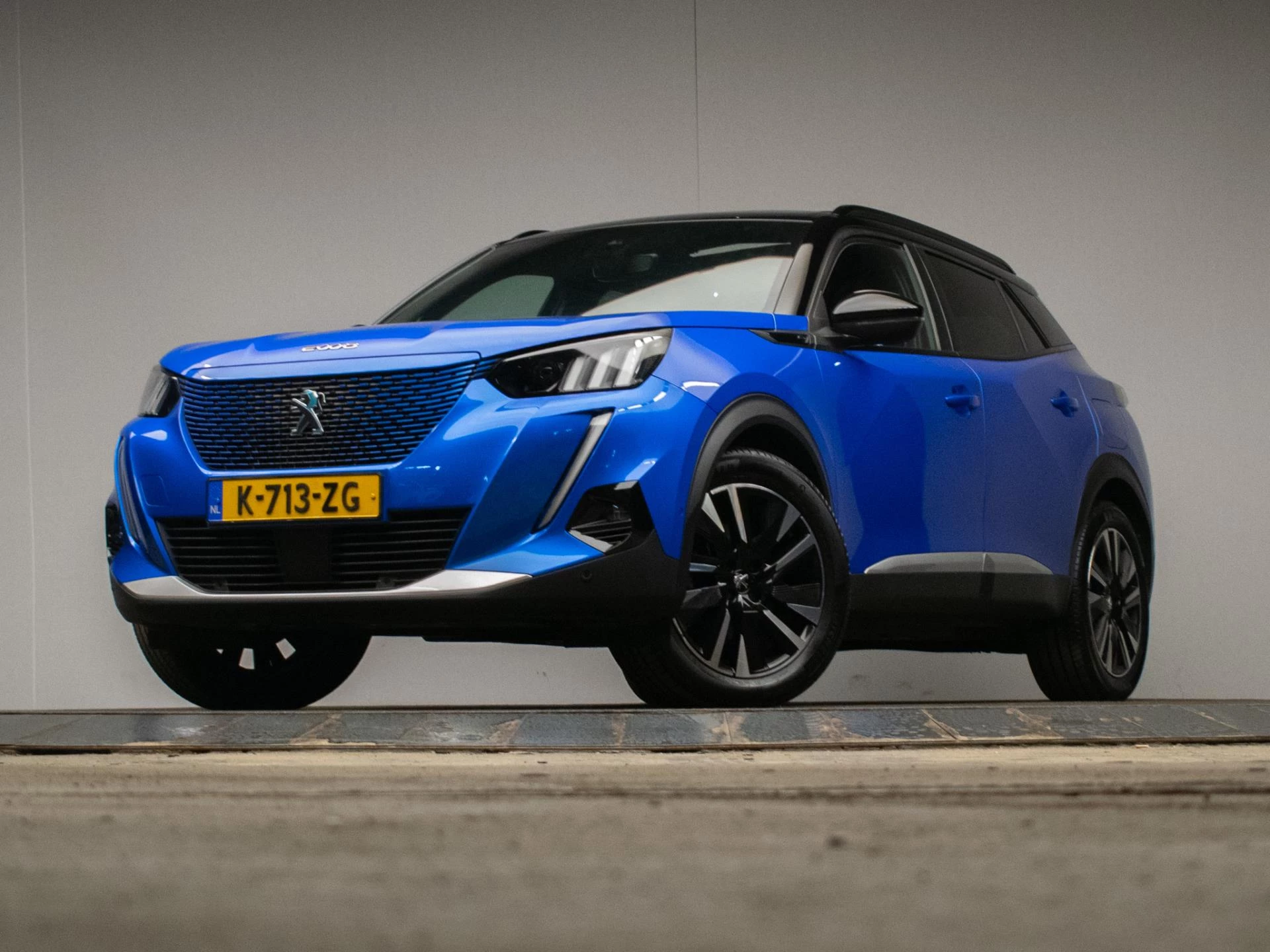 Hoofdafbeelding Peugeot e-2008