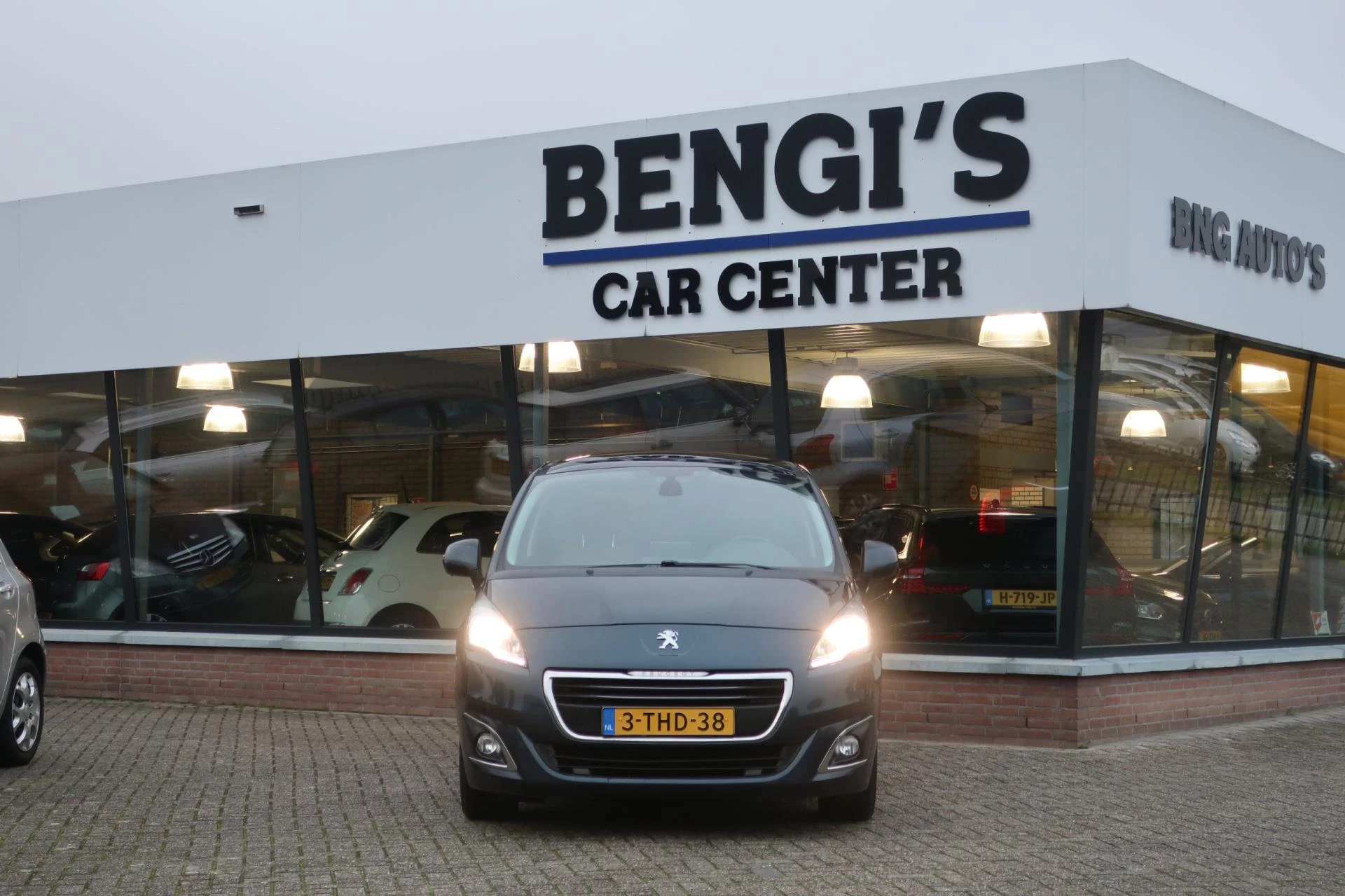 Hoofdafbeelding Peugeot 5008