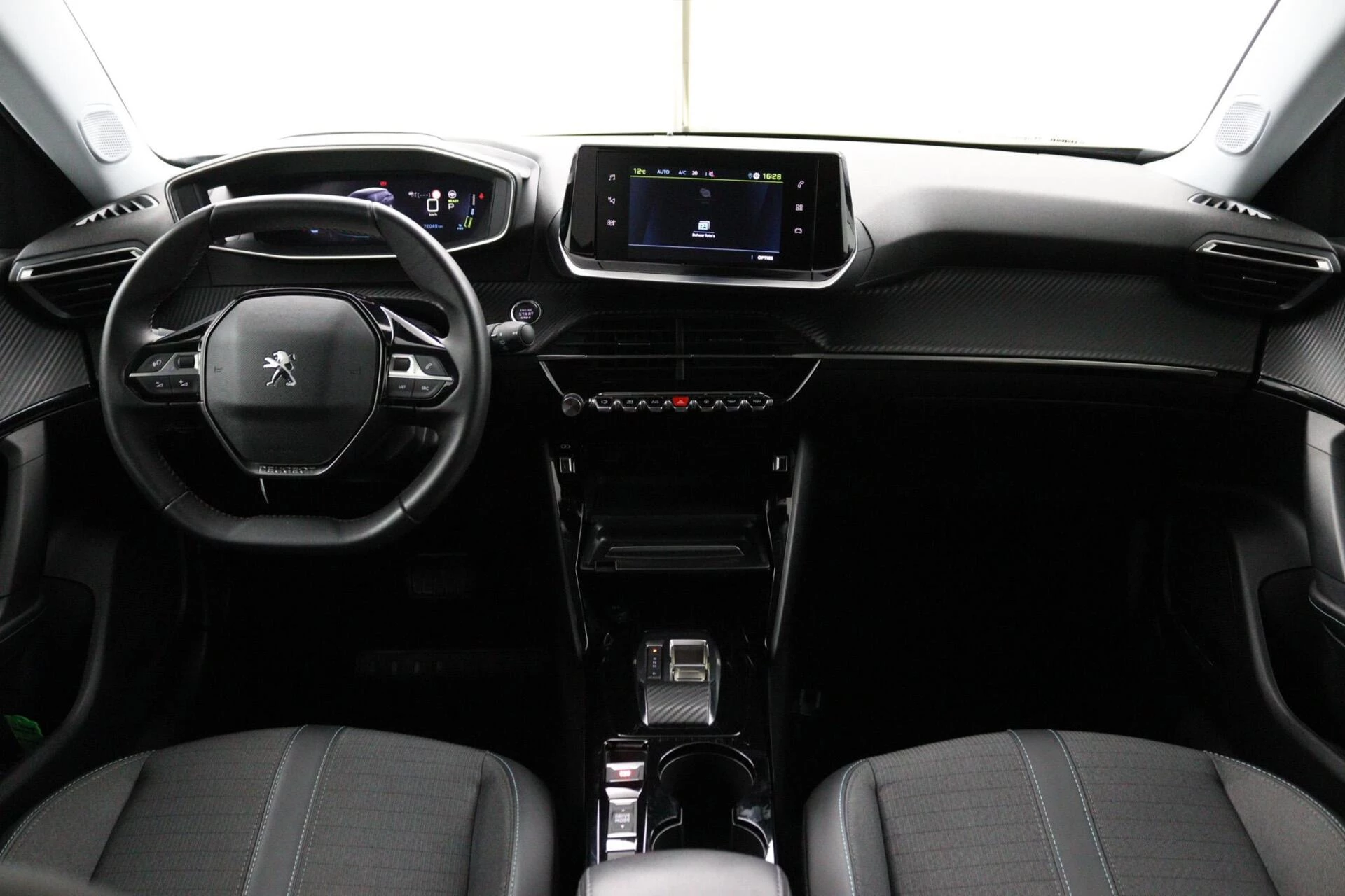 Hoofdafbeelding Peugeot e-2008