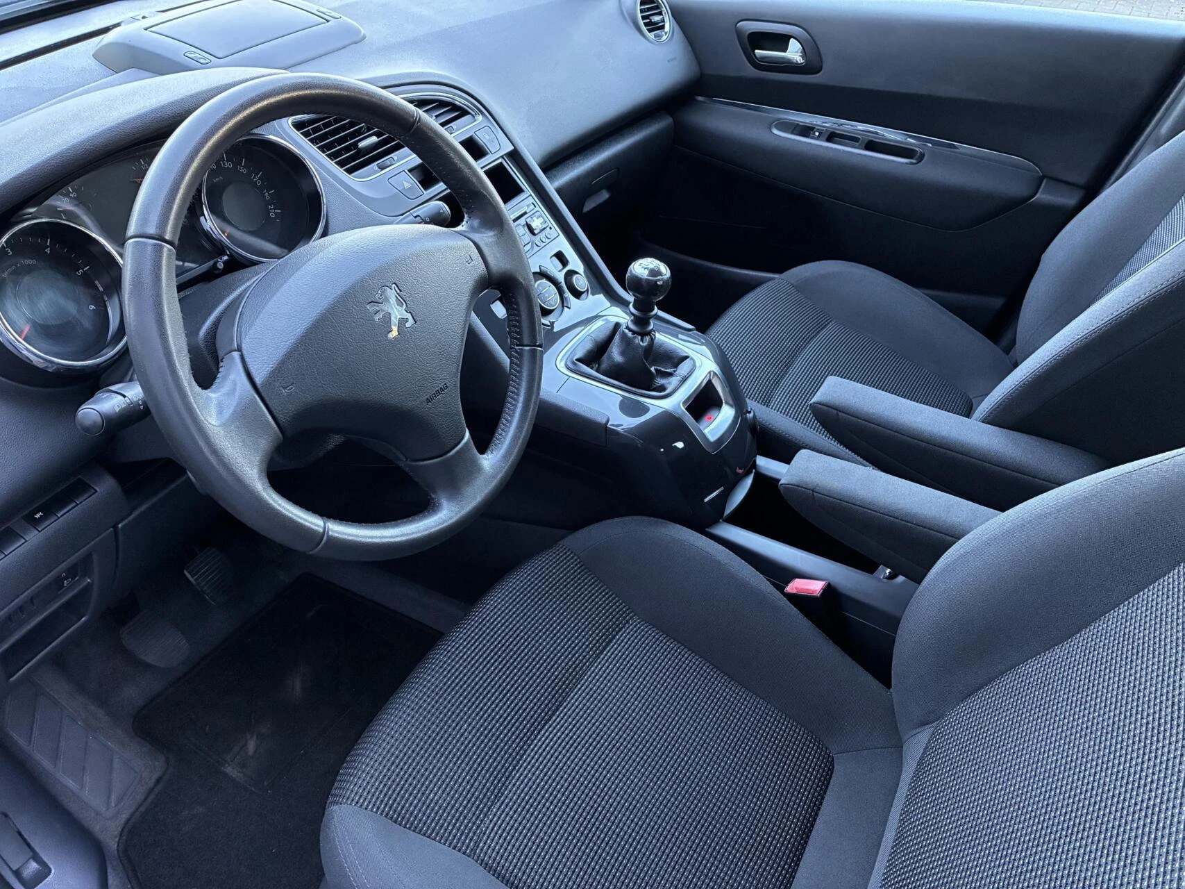 Hoofdafbeelding Peugeot 5008