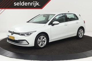 Volkswagen Golf 1.0 eTSI Life | Camera | Adaptive cruise |  Memory | Full LED | Carplay | Side Assist | Park Assist | Sfeerverlichting | DAB