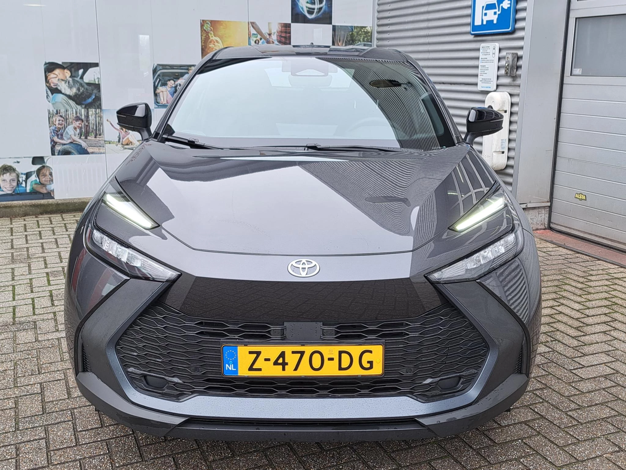 Hoofdafbeelding Toyota C-HR