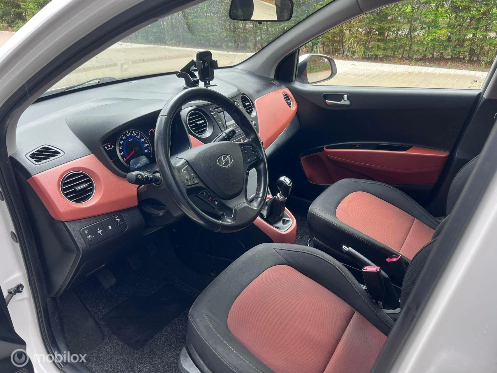 Hoofdafbeelding Hyundai i10