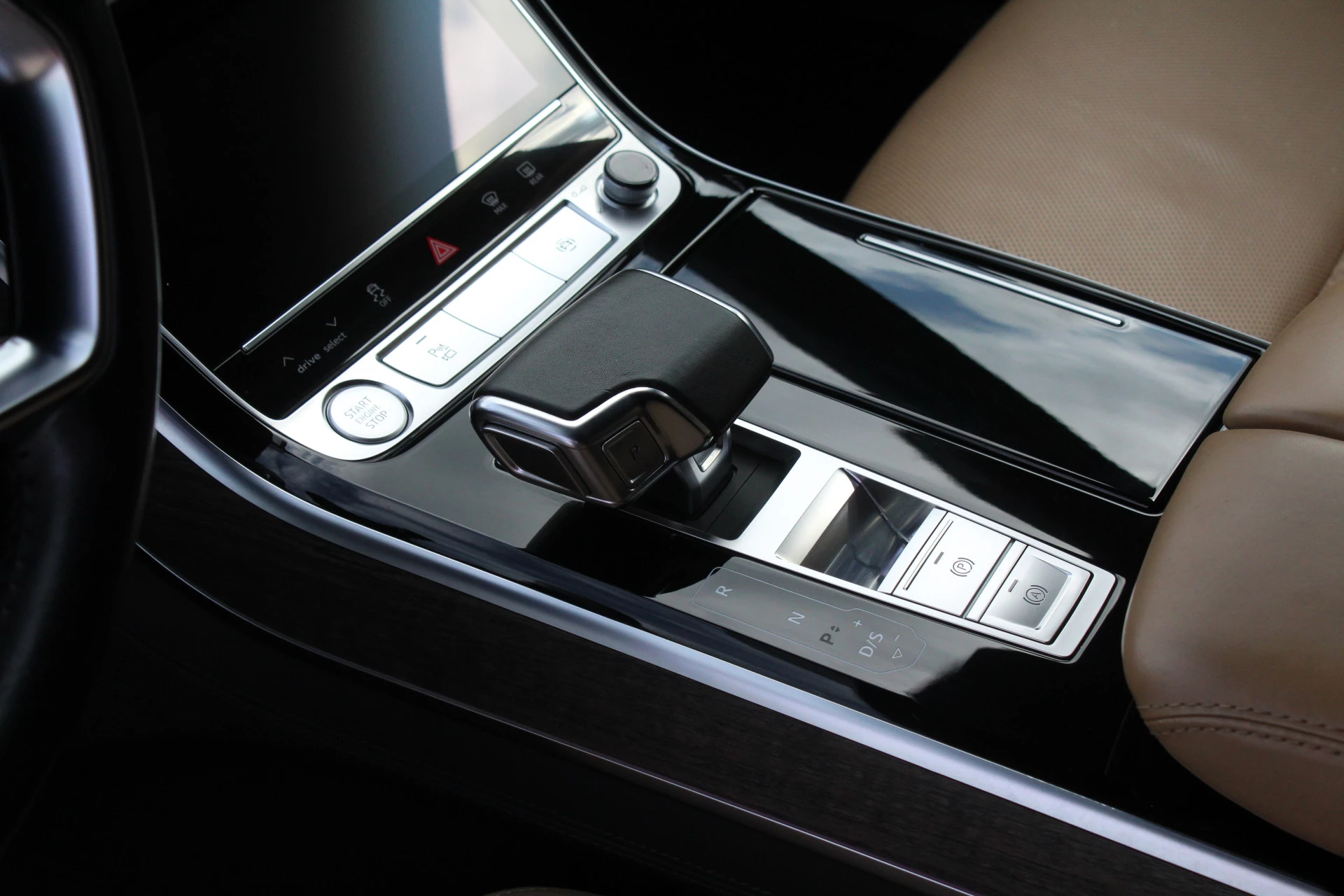 Hoofdafbeelding Audi A8