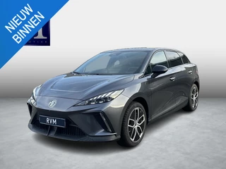 MG MG4 Electric Luxury 64 kWh |LONG RANGE | SOH 97%|14.000KM! | DEALER ONDERHOUDEN| 7 JAAR GARANTIE BIJ MG| SUPER COMPLETE AUTO| RONDOMZICHT CAMERA| STOEL+ STUUR VERWARMING| DODE HOEK