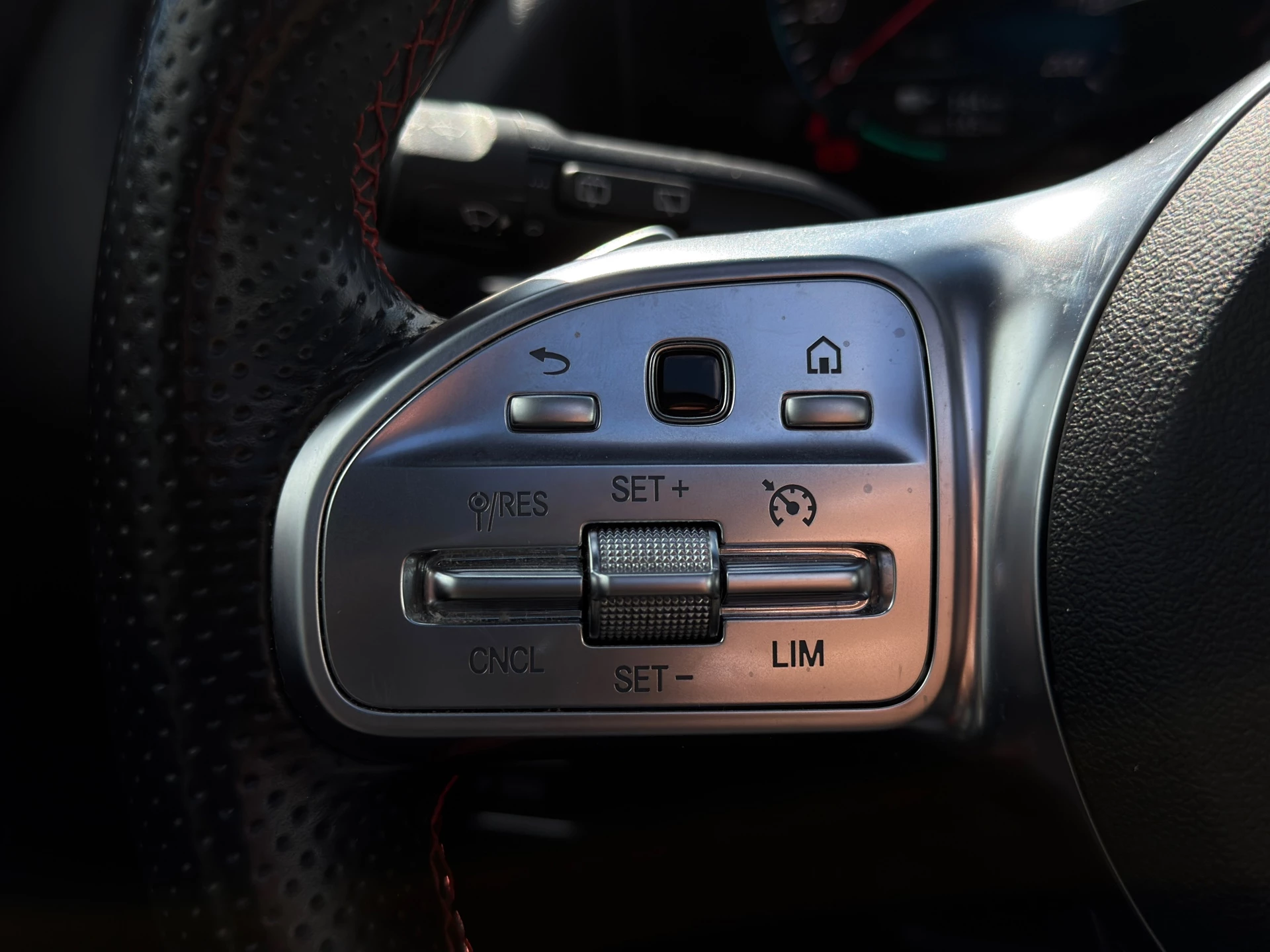 Hoofdafbeelding Mercedes-Benz EQA