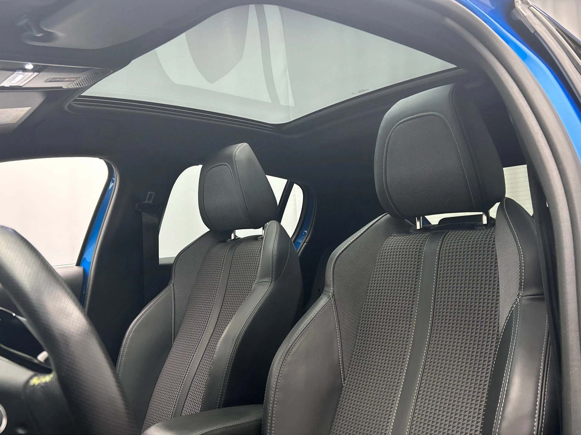 Hoofdafbeelding Peugeot e-208