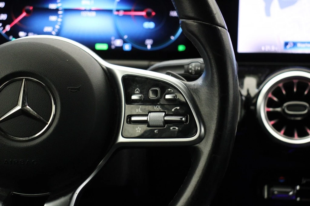 Hoofdafbeelding Mercedes-Benz EQA