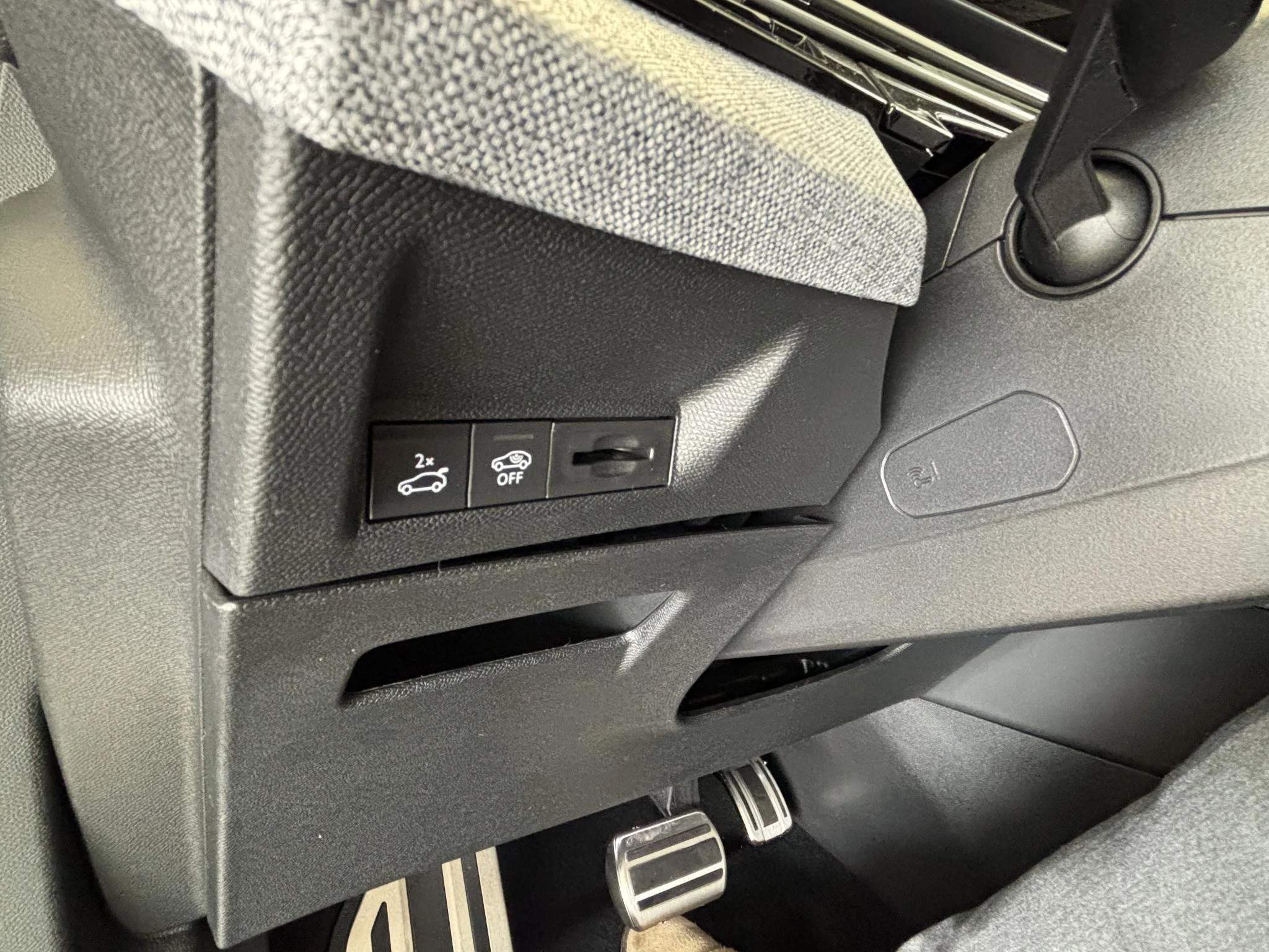 Hoofdafbeelding Peugeot e-5008
