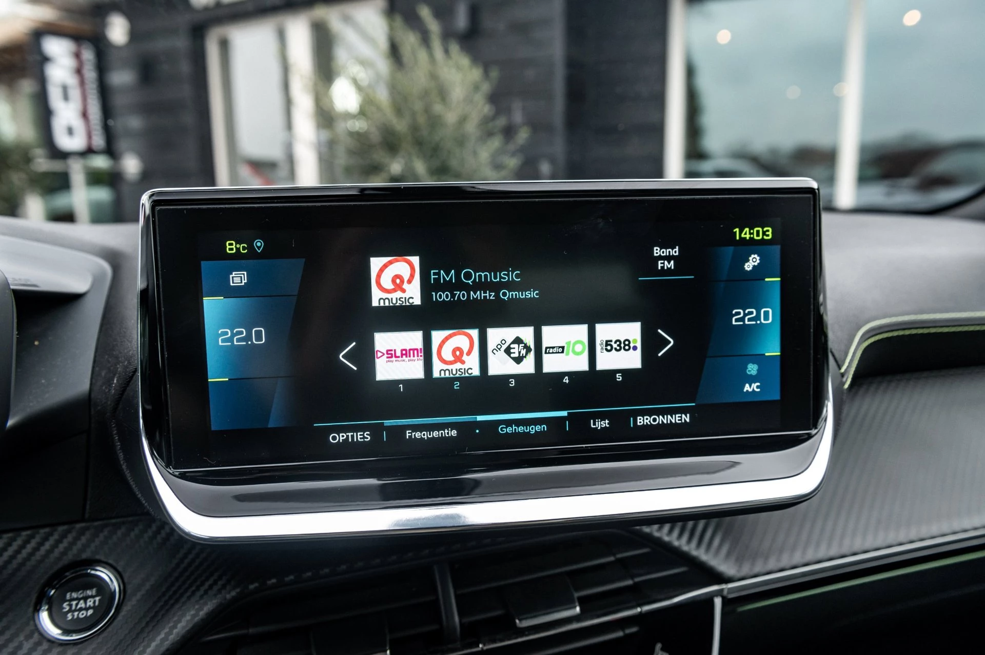 Hoofdafbeelding Peugeot e-2008