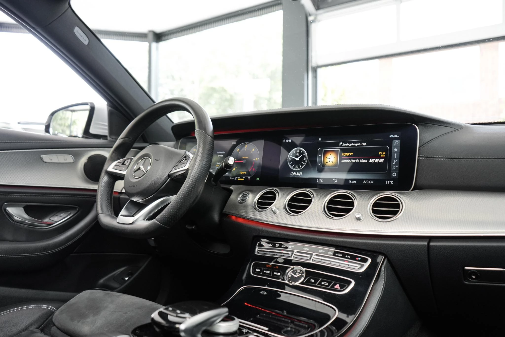 Hoofdafbeelding Mercedes-Benz E-Klasse